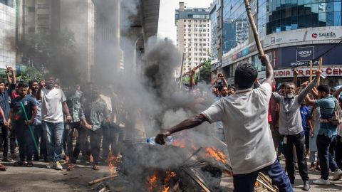 Bangladesh: 91 personas mueren en protestas contra gobierno