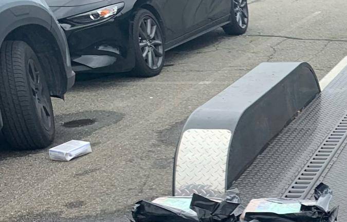 La droga fue hallada en un compartimento trampa dentro de la base del propio remolque.