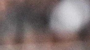 Santiago Giménez celebra uno de sus goles contra el PSV.