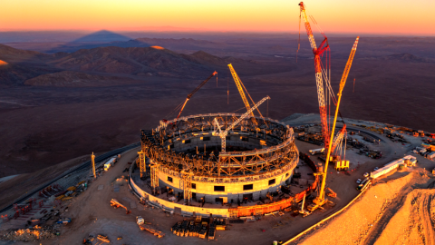 Cómo funcionarán los megaespejos del mayor telescopio óptico del mundo que se construye en Chile (y cómo esta tecnología está revolucionando la ciencia)