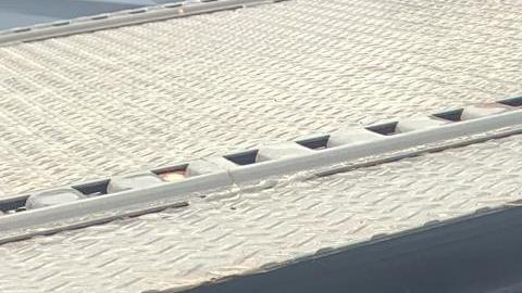 La droga fue hallada en un compartimento trampa dentro de la base del propio remolque.