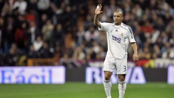 Real Madrid player Roberto Carlos gestures during his Spanish league soccer match against Celta de Vigo at the Santiago Bernabeu Stadium in Madrid, Sunday, Nov. 5, 2006. Celta de Vigo won the match 2-1. (AP Photo/Jasper Juinen)