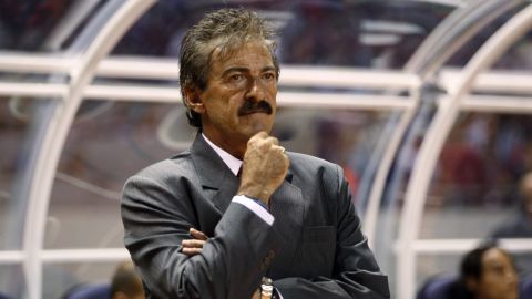 Costa Rica's coach Ricardo La Volpe watches his players from the sidelines in a friendly soccer match against Argentina in San Jose, Costa Rica, Tuesday March 29, 2011. (AP Photo/Fernando Vergara)