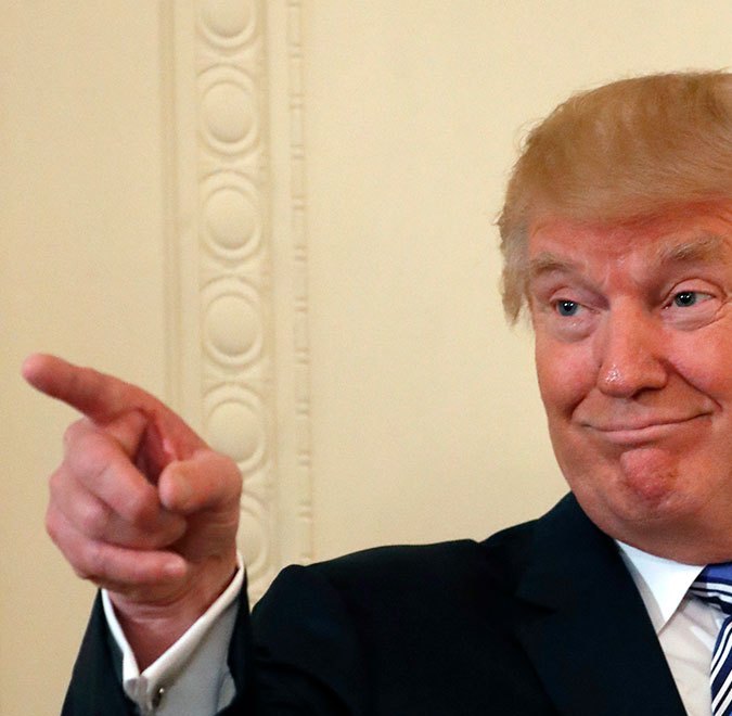 Harris energiza su campaña con recaudación millonaria mientras Trump espera los debates