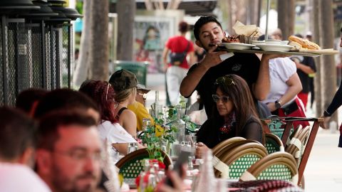 El programa Al Fresco ha resultado todo un éxito para los restaurantes de Los Ángeles.