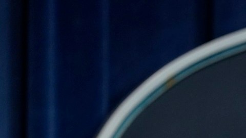 El secretario Becerra destacó la importancia de ofrecer opciones de seguro asequible.