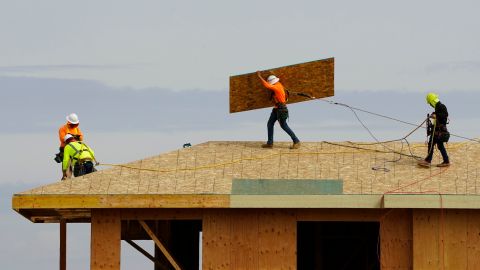 La industria de la construcción es de las que genera más empleos.