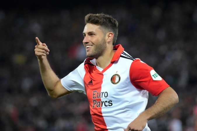Feyenoord's Santiago Gimenez celebrates scoring his side's fifth goal during a Europa League Group F soccer match between Feyenoord and Sturm Graz at De Kuip stadium in Rotterdam, Netherlands, Thursday, Sept. 15, 2022. (AP Photo/Peter Dejong)