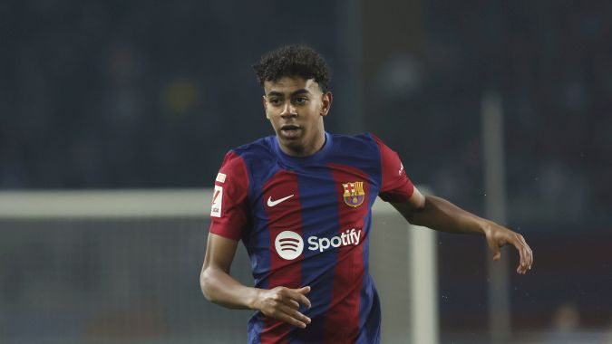 Lamine Yamal viajó con el FC Barcelona a Valencia para disputar el primer partido de esta temporada de LaLiga en el estadio Mestalla este sábado.