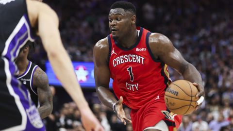 New Orleans Pelicans forward Zion Williamson (1) drives against the Sacramento Kings during the second half of an NBA basketball game Thursday, April 11, 2024, in Sacramento, Calif. The Pelicans won 135-123. (AP Photo/Benjamin Fanjoy)