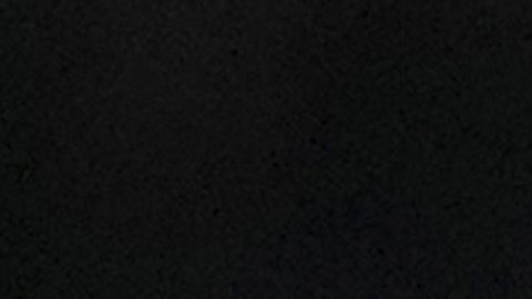 Joao Cancelo disputa un balón en el aire durante un partido de la Champions League.