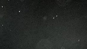 Gonçalo Ramos abrazado por Keylor Navas.