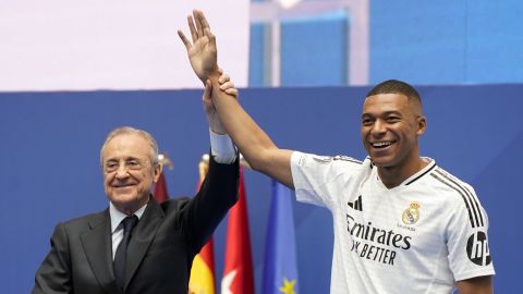 Florentino Pérez se mostró complacido tras el debut del futbolista francés.