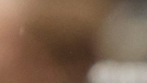 Sergio Pérez (izq.) podría convertirse en el piloto No. 1 de Red Bull por encima de Max Verstappen (der.) si empezara a ganar algunas carreras, comenta Danica Patrick al hablar sobre la realidad del mexicano en la F1.