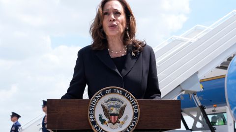 La vicepresidenta Kamala Harris hará gira con su candidato vicepresidencial.