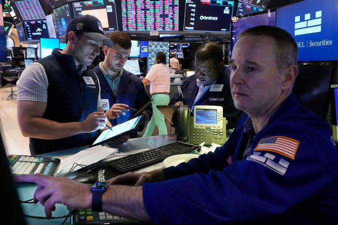 Wall Street sufre caídas de 1,000 puntos en Dow Jones