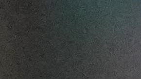 La brasileña Tamires Araujo Frossard cargando a su rival lesionada Albertina Kassoma.