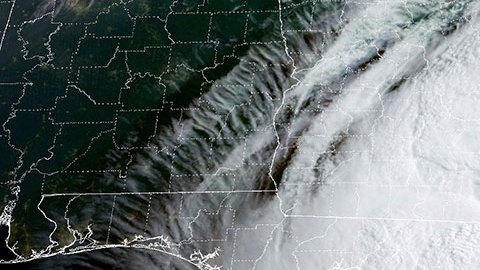 Debby toca tierra en Florida como huracán de categoría 1