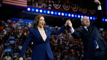 Los candidatos demócratas, Kamala Harris y Tim Walz.