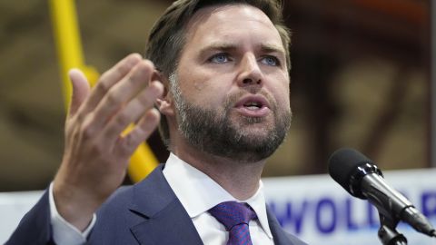 Elecciones 2024: J.D. Vance reta a un debate a Tim Walz