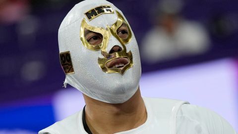 El mexicano Carlos Sansores se robó el show este sábado al ingresar a su pelea de taekwondo luciendo una máscara de lucha libre.