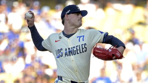 Los Angeles Dodgers' River Ryan delivers to the plate in the first inning against the Pittsburgh Pirates during a baseball game Saturday, Aug. 10, 2024, in Los Angeles. (AP Photo/Jayne-Kamin-Oncea)