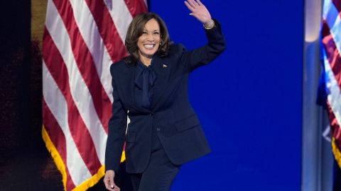 Kamala Harris acepta la candidatura presidencial del Partido Demócrata.