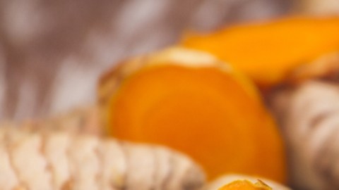 Aumenta riesgo hepático en EE.UU. por consumo elevado de té verde y cúrcuma