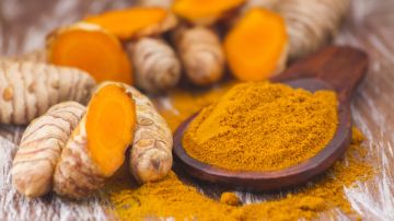 Aumenta riesgo hepático en EE.UU. por consumo elevado de té verde y cúrcuma