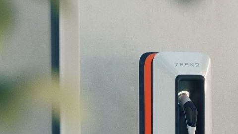 Desafían a Tesla con batería que carga en tiempo récord