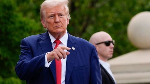 Club de golf de Trump tendrá gala para recoger fondos para acusados de asalto a Capitolio