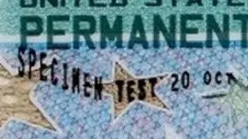 Un juez en Texas otorgó la suspensión provisional contra Green Card para ciertos inmigrantes.