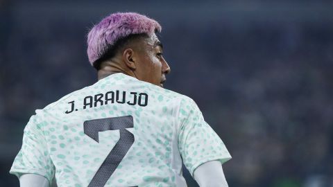 Julián Araujo es un jugador habitual en El Tri.