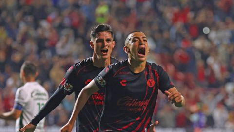 El joven mexicano de 15 metió su primer gol con Xolos.