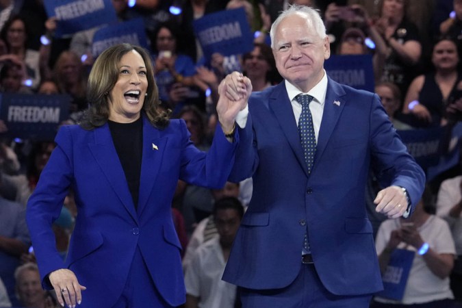 Kamala Harris y Tim Walz