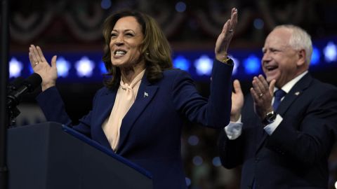 Kamala Harris y Tim Walz