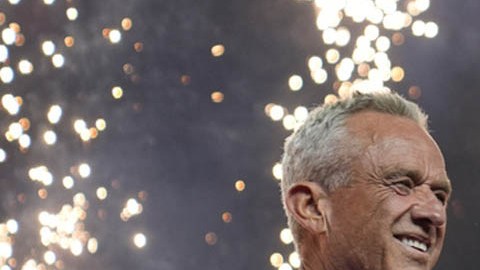 Robert Francis Kennedy Jr., excandidato presidencial independiente, y Donald Trump, expresidente de la nación