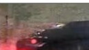 Imágenes publicadas por la policía de Los Ángeles en relación con el crimen del actor Johnny Wactor (der.).