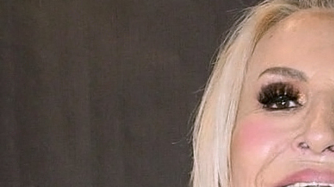 Laura Bozzo reaparece en México con la cara vendada