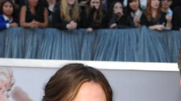 Los actores y exesposos Ben affleck y Jenifer garner en una alfombra roja, Jennifer Lopez ne un eveto de Paris fashion Week