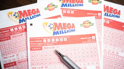 El premio mayor de Mega Millions aumentó a $527 millones de dólares para el sorteo del viernes