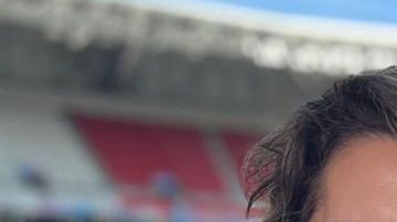 Natalia Astráin en un estadio de Francia durante los Juegos Olímpicos de París 2024. La comentarista española de Telemundo cuenta con una destacada trayectoria como jugadora y entrenadora de fútbol.