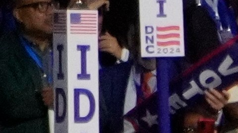 El expresidente Barack Obama clausuró con un discurso la segunda noche de la Convención Nacional Demócrata.