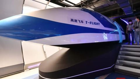 El tren de levitación magnética T-Flight completó pruebas exitosas en un entorno de bajo vacío, acercándose a su objetivo de 1.000 km/h. En la foto, maqueta de T-Flight de lo que podría ser.