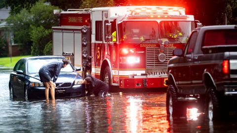 La tormenta Debby continúa este martes castigando con lluvias torrenciales e inundaciones.