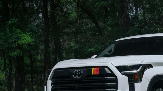 Toyota Tundra toma abierta
