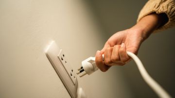 9 aparatos que deberías desconectar para ahorrar en tu factura de luz