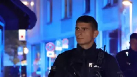 El atacante apuñaló a varios transeúntes al azar en la ciudad de Solingen.