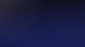 Osmar Olvera y Juan Celaya celebrando con su medalla de plata después de la final del salto sincronizado de tres metros en los Juegos Olímpicos París 2024.