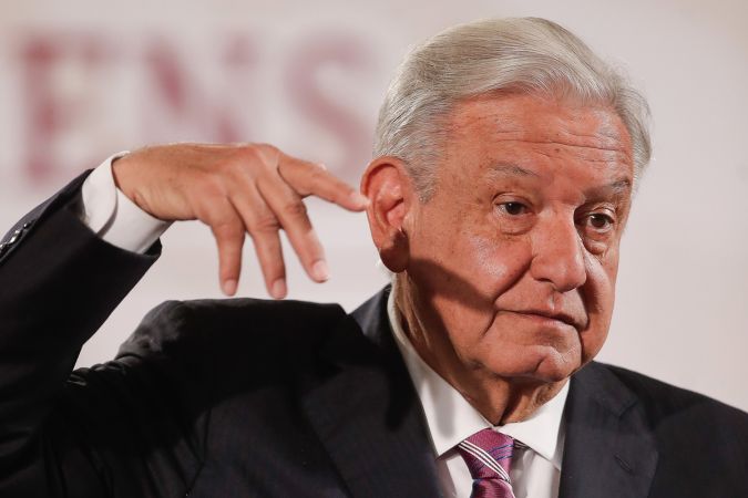 AMLO pide a los 5 más ricos de México debatir sobre el Congreso y Poder Judicial